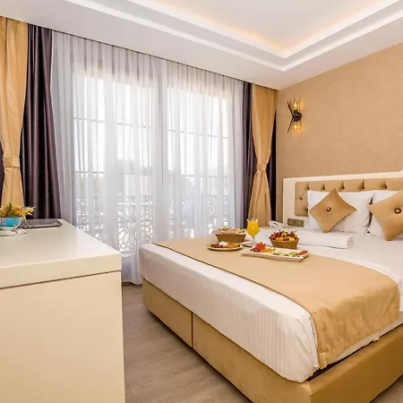 The Lea Hotel *