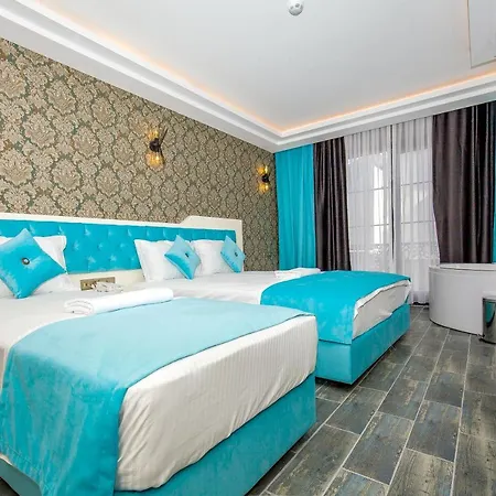 The Lea Hotel *