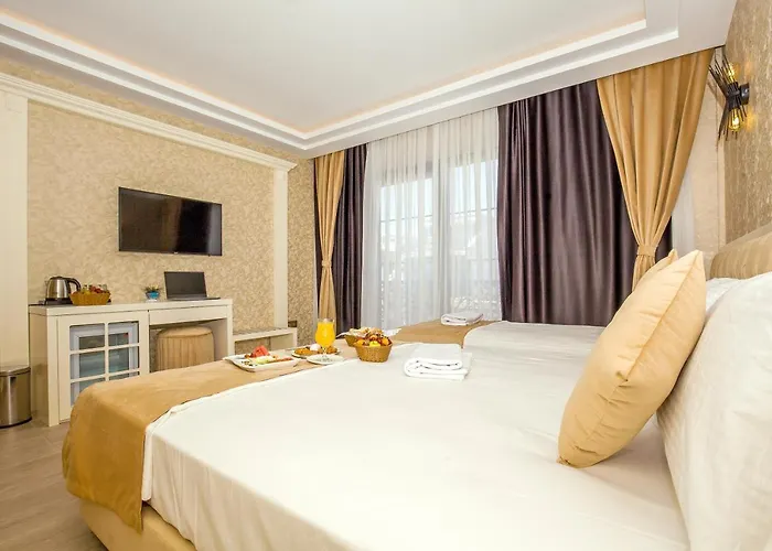 The Lea Hotel *